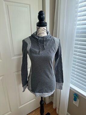 Eddie Bauer Hooded Long Sleeve – Grey with Grey & White Striped Sides